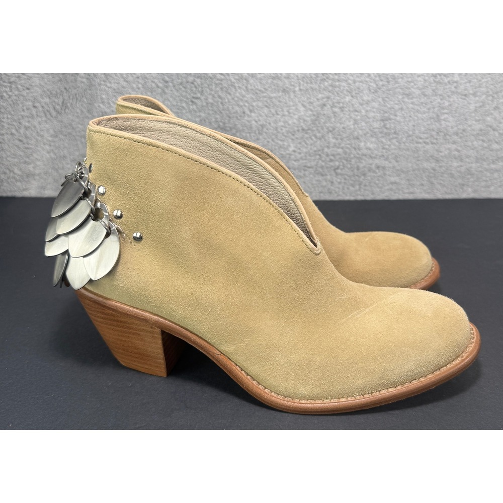 Understated Leather Matisse Booties Womens 8 Tan Suede Metal Scale Western V-Cut